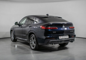 Подержанный автомобиль BMW X4 2018 года (7 фото)