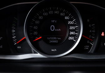 Подержанный автомобиль Volvo S80 2014 года (11 фото)