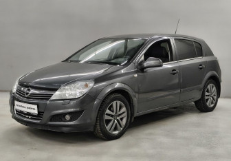 Подержанный автомобиль Opel Astra Hatchback 2010 года (1 фото)
