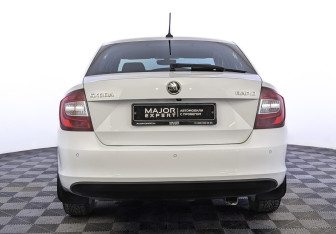 Подержанный автомобиль Skoda Rapid Liftback 2019 года (6 фото)