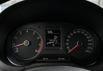 Подержанный автомобиль Volkswagen Polo Sedan 2017 года (20 фото)
