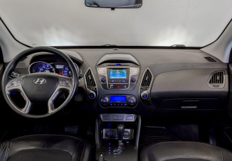 Подержанный автомобиль Hyundai ix35 2013 года (13 фото)