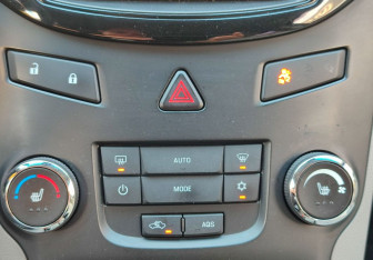 Подержанный автомобиль Chevrolet Orlando 2012 года (20 фото)