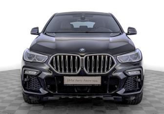 Подержанный автомобиль BMW X6 2020 года (2 фото)