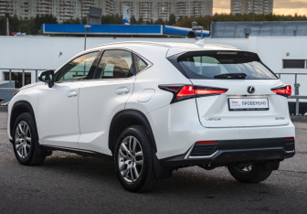 Подержанный автомобиль Lexus NX 2018 года (7 фото)