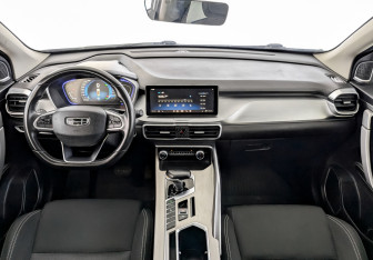 Подержанный автомобиль Geely Coolray 2022 года (14 фото)