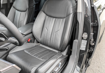 Подержанный автомобиль Audi A6 Sedan 2023 года (19 фото)