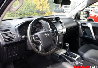 Подержанный автомобиль Toyota Land Cruiser Prado 2018 года (10 фото)