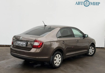 Подержанный автомобиль Skoda Rapid Liftback 2018 года (5 фото)