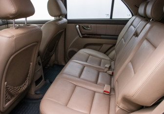 Подержанный автомобиль Kia Sorento 2002 года (16 фото)