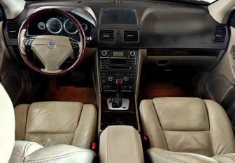 Подержанный автомобиль Volvo XC90 2012 года (9 фото)