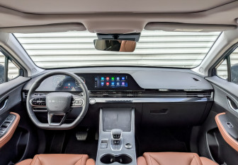 Подержанный автомобиль Omoda C5 2024 года (14 фото)