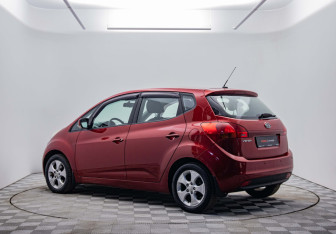 Подержанный автомобиль Kia Venga 2011 года (7 фото)