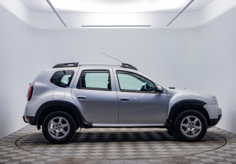 Подержанный автомобиль Renault Duster 2018 года (4 фото)
