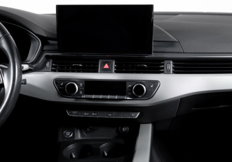 Подержанный автомобиль Audi A4 Sedan 2021 года (13 фото)