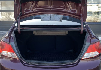 Подержанный автомобиль Hyundai Solaris Sedan 2013 года (9 фото)