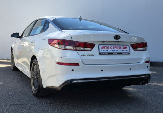 Подержанный автомобиль Kia Optima Sedan 2019 года (7 фото)