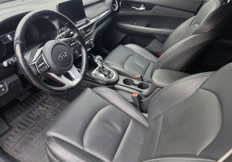 Подержанный автомобиль Kia Cerato Sedan 2018 года (9 фото)