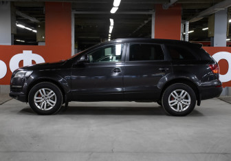 Подержанный автомобиль Audi Q7 2007 года (8 фото)