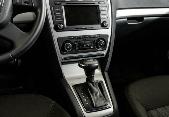 Подержанный автомобиль Skoda Octavia Liftback 2013 года (11 фото)