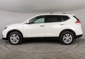 Подержанный автомобиль Nissan X-Trail 2017 года (8 фото)