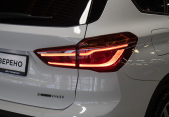 Подержанный автомобиль BMW X1 2018 года (26 фото)