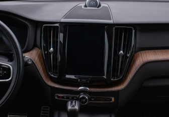 Подержанный автомобиль Volvo XC60 2018 года (14 фото)