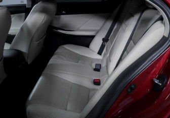 Подержанный автомобиль Lexus IS Sedan 2013 года (10 фото)