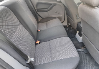 Подержанный автомобиль Ford Focus Hatchback 2010 года (10 фото)