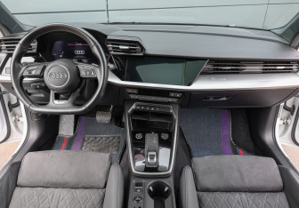 Подержанный автомобиль Audi A3 Hatchback 2021 года (14 фото)
