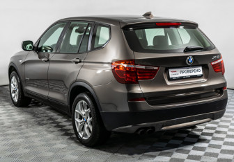 Подержанный автомобиль BMW X3 2013 года (7 фото)