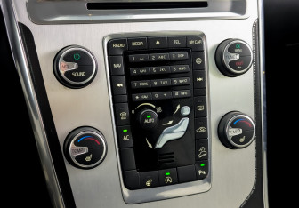 Подержанный автомобиль Volvo XC60 2016 года (27 фото)