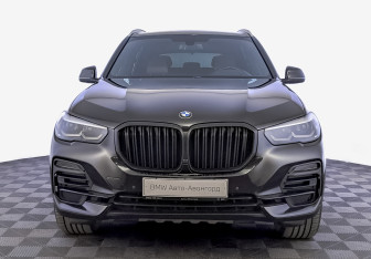 Подержанный автомобиль BMW X5 2019 года (2 фото)