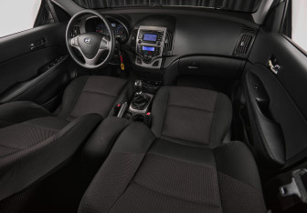 Подержанный автомобиль Hyundai i30 Hatchback 2010 года (16 фото)
