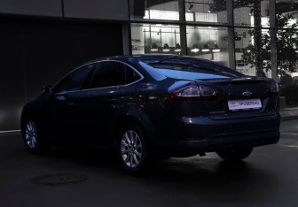 Подержанный автомобиль Ford Mondeo Sedan 2012 года (7 фото)