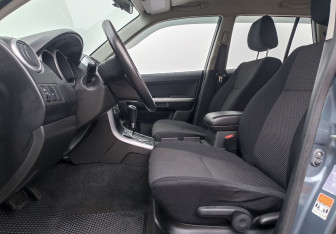 Подержанный автомобиль Suzuki Grand Vitara 2006 года (10 фото)