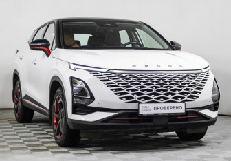 Подержанный автомобиль Omoda C5 2022 года (3 фото)