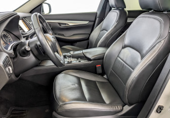 Подержанный автомобиль Infiniti QX50 2018 года (21 фото)