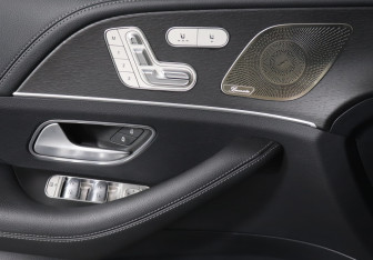 Подержанный автомобиль Mercedes-Benz GLE 2024 года (19 фото)