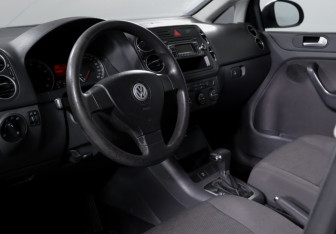Подержанный автомобиль Volkswagen Golf Plus 2008 года (12 фото)