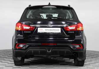Подержанный автомобиль Mitsubishi ASX 2018 года (6 фото)
