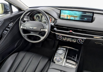 Подержанный автомобиль Genesis G80 2021 года (30 фото)