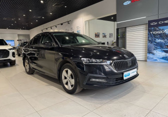 Подержанный автомобиль Skoda Octavia Liftback 2020 года (3 фото)