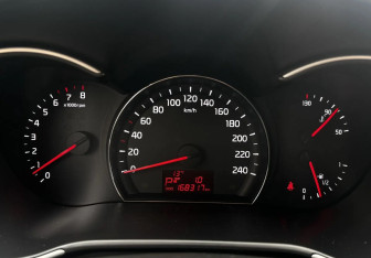 Подержанный автомобиль Kia Sorento 2013 года (13 фото)