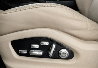 Подержанный автомобиль Porsche Cayenne 2018 года (29 фото)