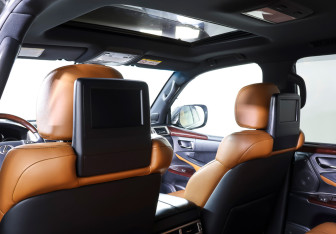 Подержанный автомобиль Lexus LX 2014 года (17 фото)