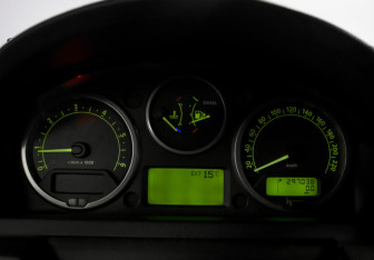 Подержанный автомобиль Land Rover Discovery 2005 года (11 фото)