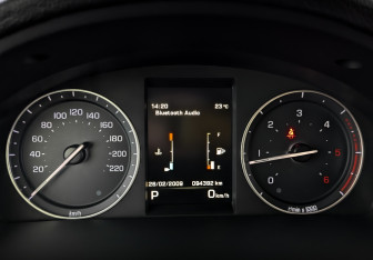 Подержанный автомобиль Land Rover Freelander 2014 года (13 фото)