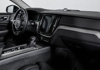 Подержанный автомобиль Volvo S60 2019 года (9 фото)