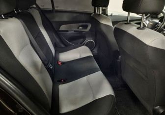 Подержанный автомобиль Chevrolet Cruze Sedan 2014 года (12 фото)
